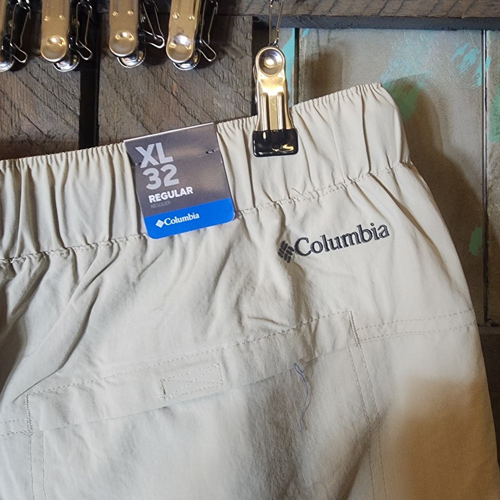 Columbia Men's Tan Shorts
